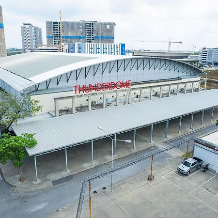 Beige Poshtels + Netflix Pansiyon Bangkok Dış mekan fotoğraf