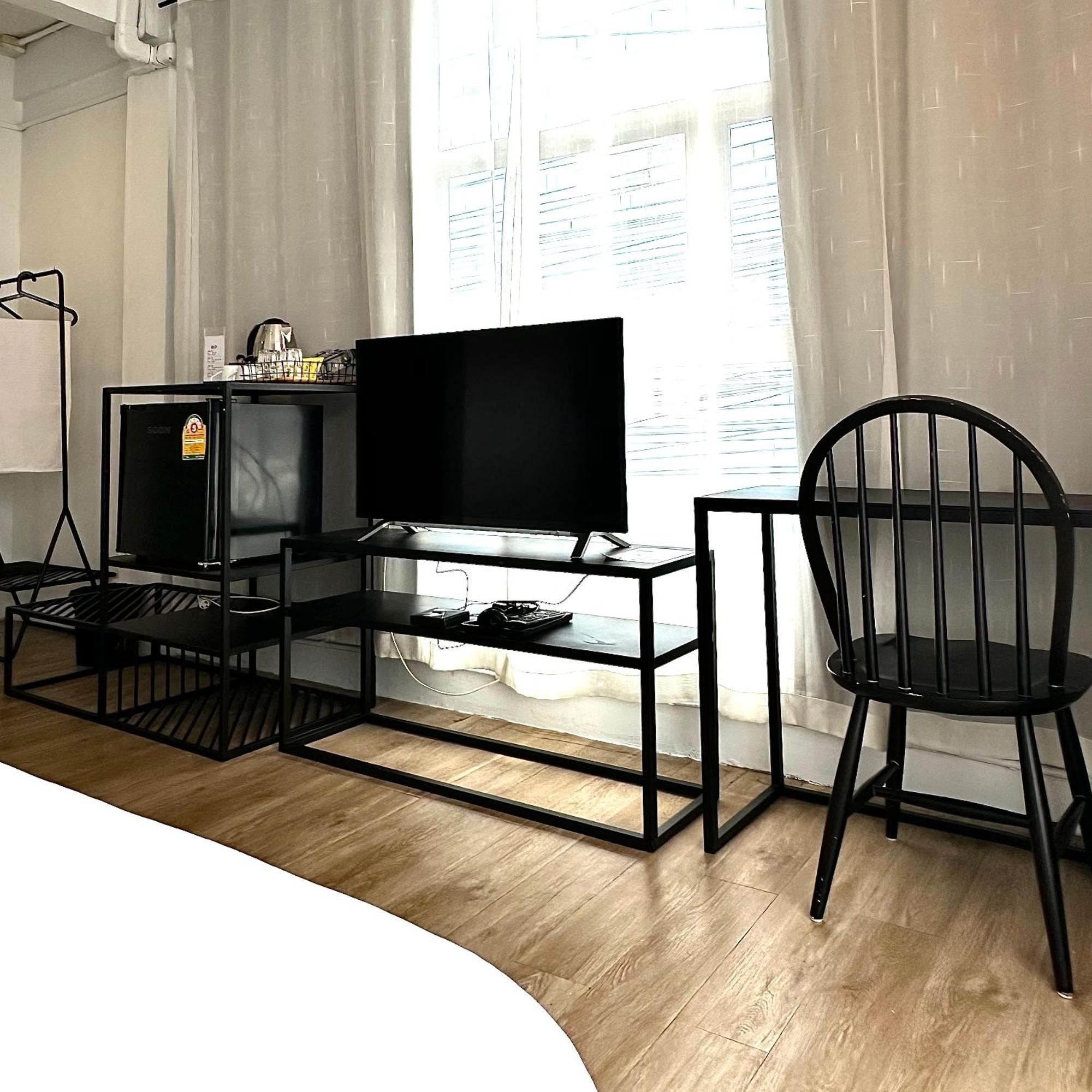 Beige Poshtels + Netflix Pansiyon Bangkok Dış mekan fotoğraf