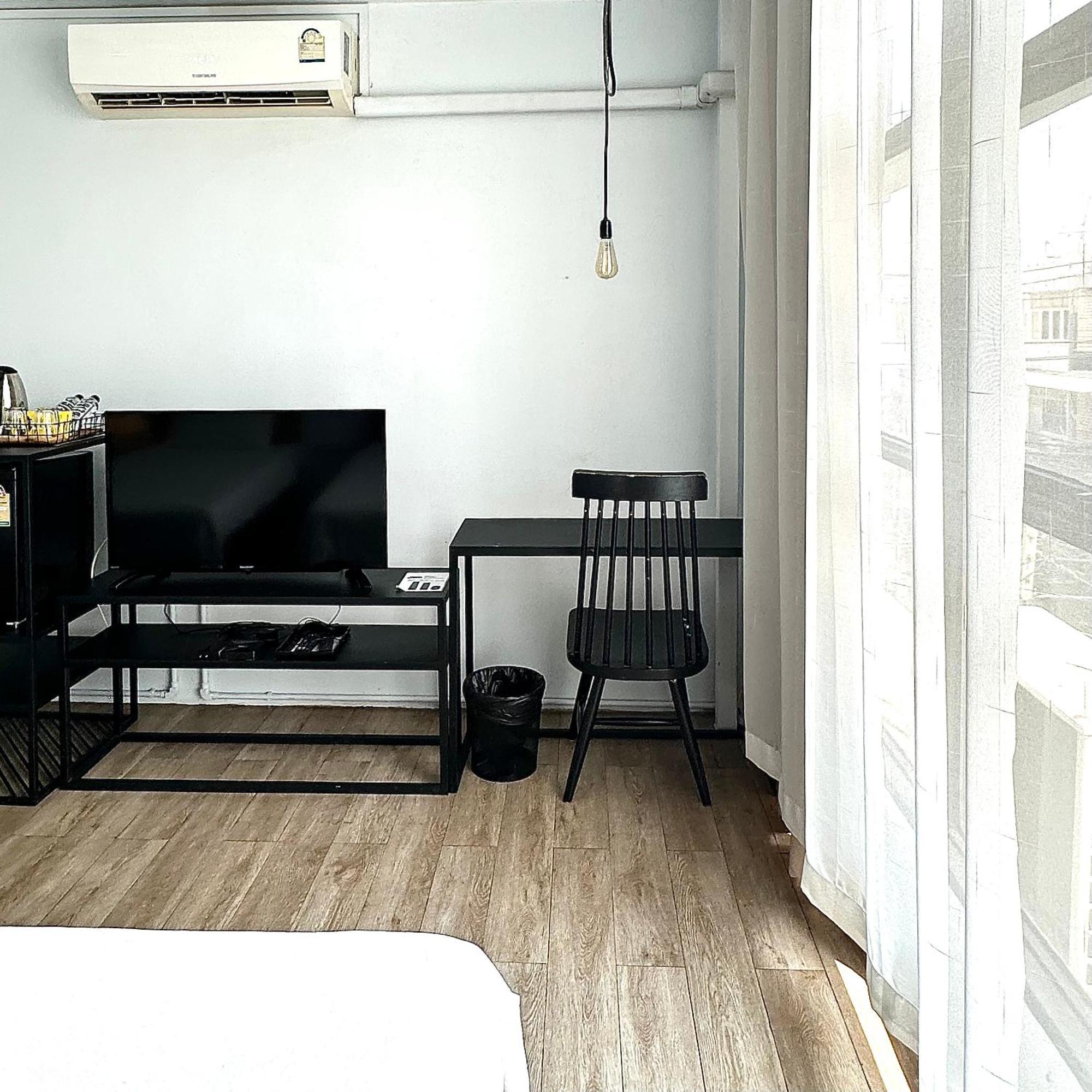 Beige Poshtels + Netflix Pansiyon Bangkok Dış mekan fotoğraf