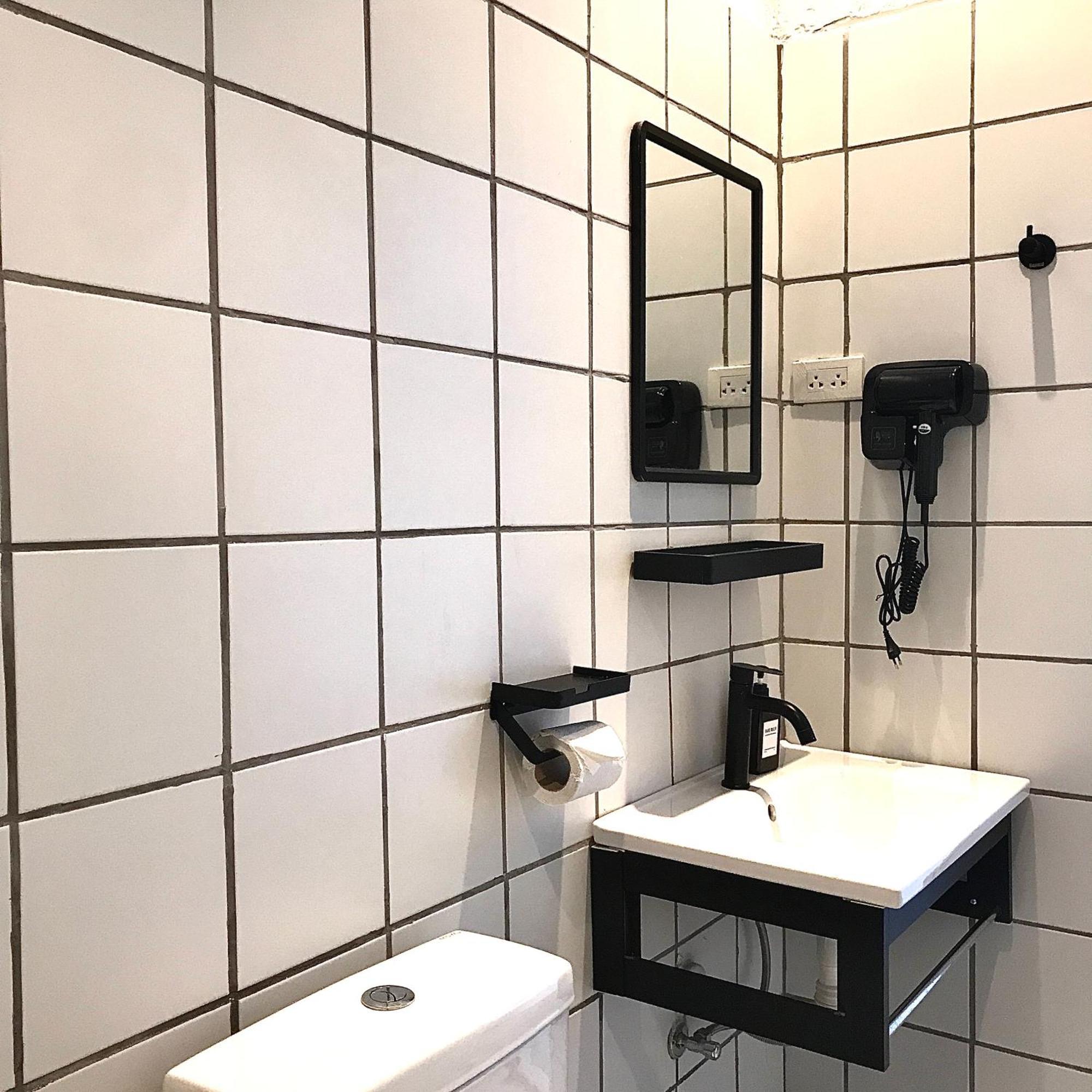 Beige Poshtels + Netflix Pansiyon Bangkok Dış mekan fotoğraf