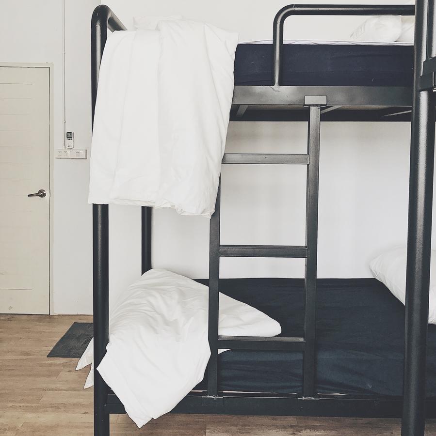 Beige Poshtels + Netflix Pansiyon Bangkok Dış mekan fotoğraf