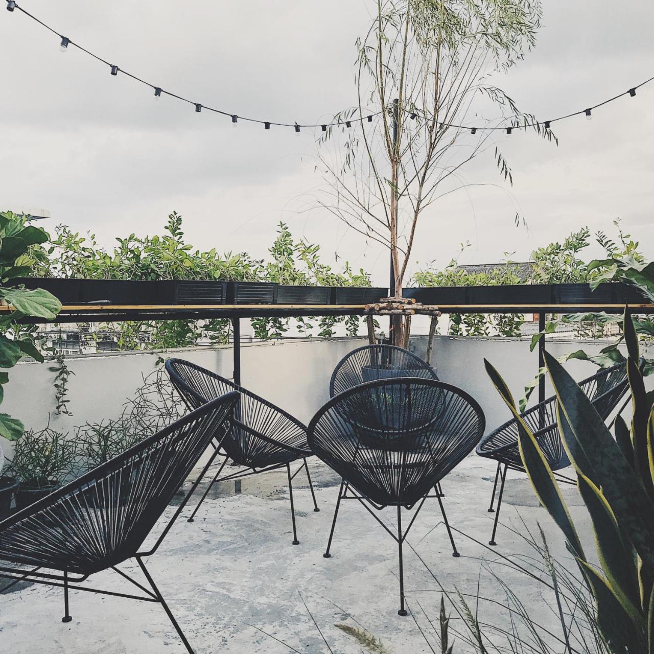 Beige Poshtels + Netflix Pansiyon Bangkok Dış mekan fotoğraf